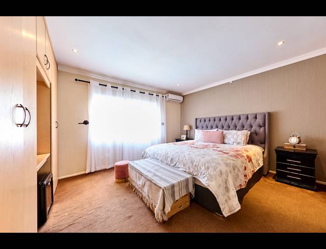3 BEDROOM SIMPLEX SOLD IN HALFWAY GARDENS